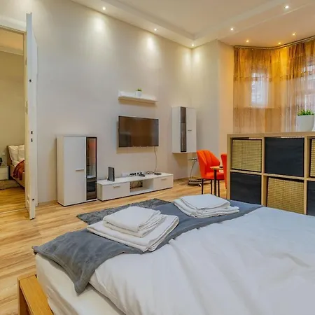 Efad Lux 2 Beautiful For Groups Apartment Budapest