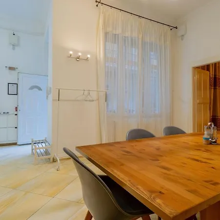 Efad Lux 2 Beautiful For Groups Budapest